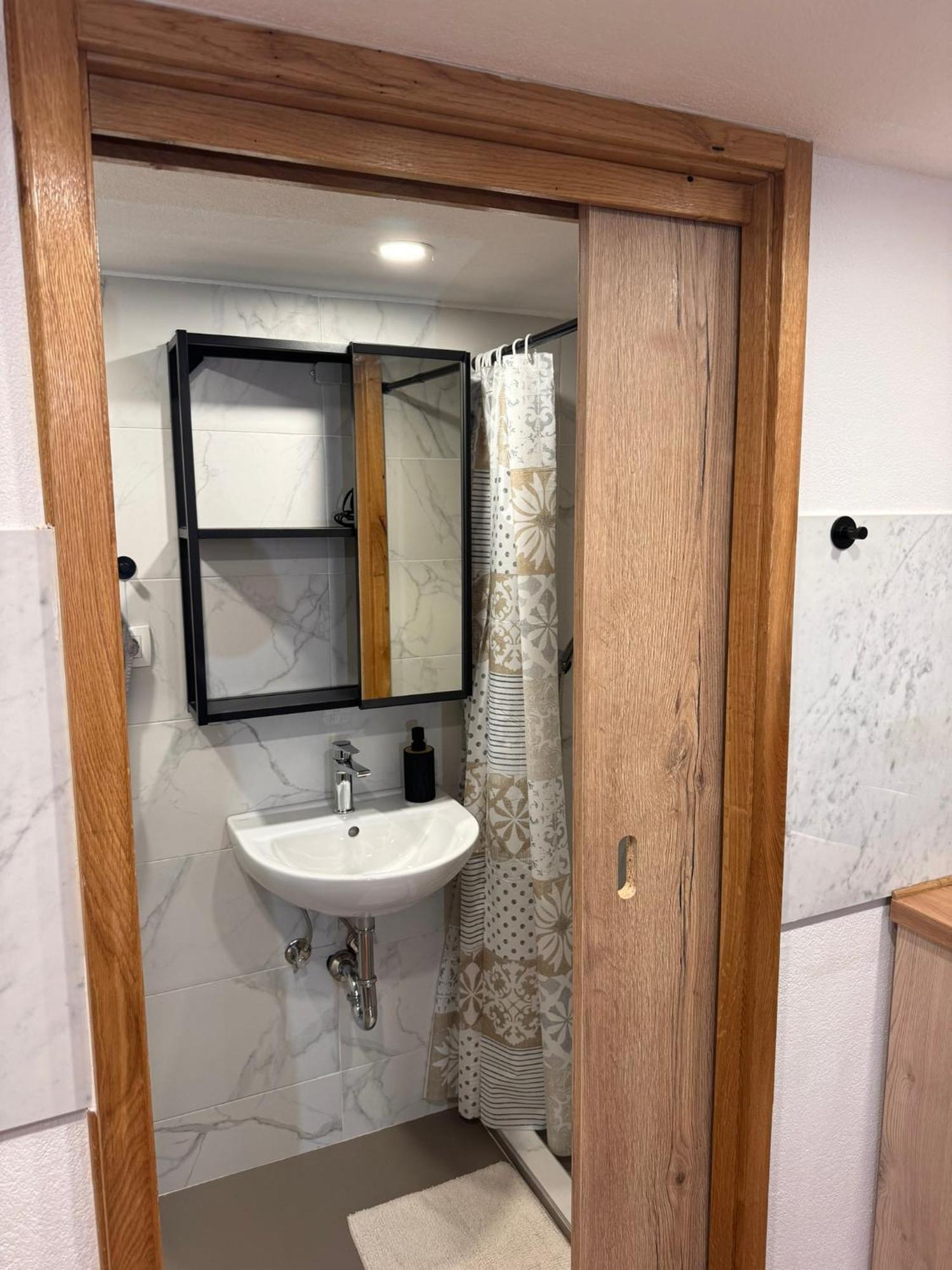 Zenroom Apartments Ljubljana Eksteriør billede