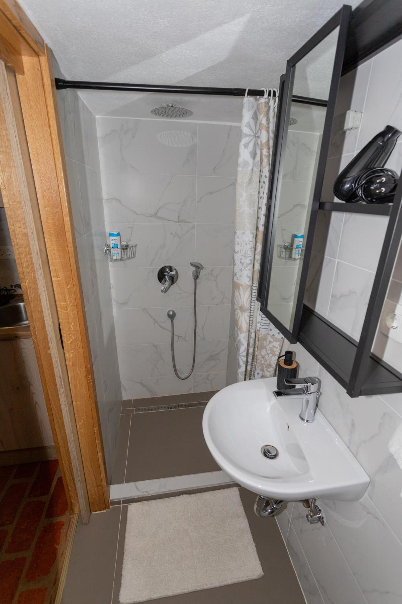 Zenroom Apartments Ljubljana Eksteriør billede